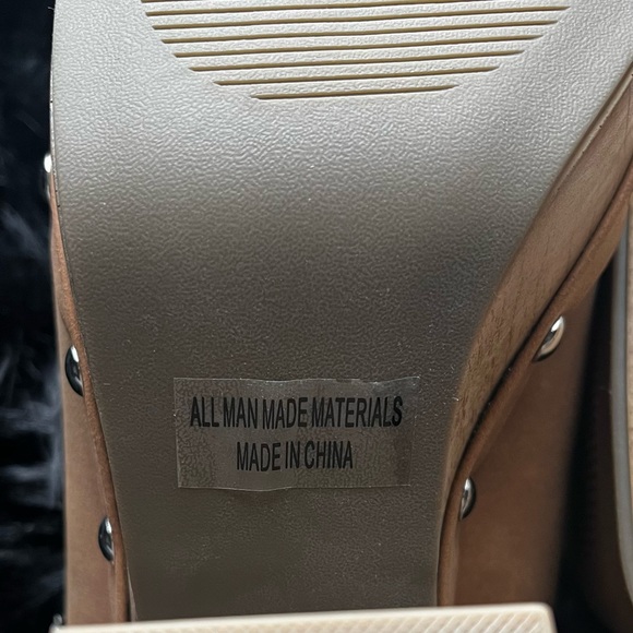 DV by Dolce Vita “Cory” Clogs - Picture 14 of 15